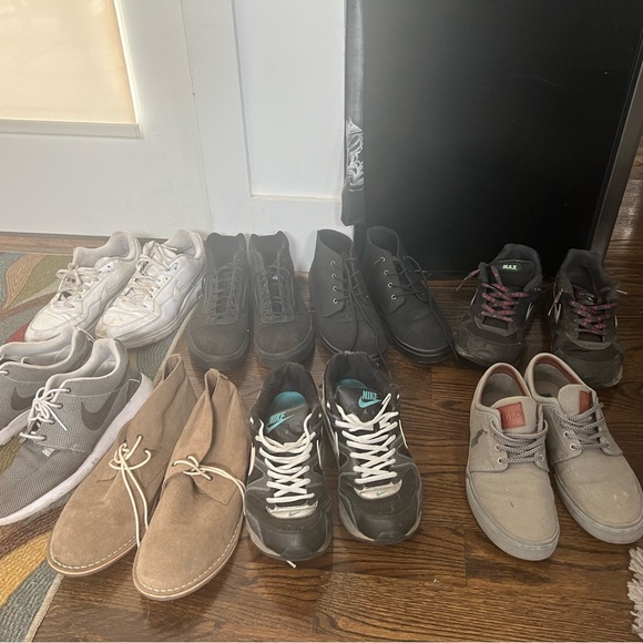 Assortment of men’s size 12-13 shoes - Picture 1 of 3